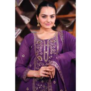 Conjunto de traje de mujer de diseñador con trabajo bordado en secuencia Traje elegante Sharara con bordado intrincado - Product Image 3