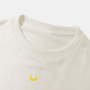 Sudadera básica de algodón mezclado de alta calidad a precio asequible, con tela duradera y un diseño de corte relajado. - Product Image 3
