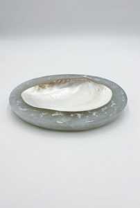 Plateau de service ovale en résine époxy écologique fait main, design classique, plateau décoratif poli pour la maison, les fêtes et les dîners - Product Image 2