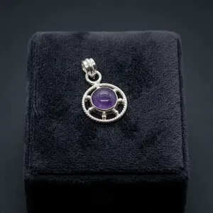 Colgante Clásico de Amatista en Plata de Ley 925 con Engaste de Bisel, Diseño Solitario, Unisex, para Uso Diario - Product Image 5