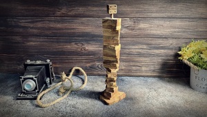 Juego de Dominó Doble Seis de Madera de Colores ILAHI, 28 Piezas, Ecológico, Tallado y Grabado, Diseño Antiguo, Caja Rectangular Alta de Madera - Product Image 3