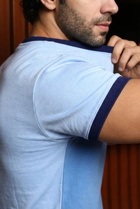 Camiseta '' SOSH 4 '' para hombre, camiseta con bloques de color y cuello redondo - Product Image 4