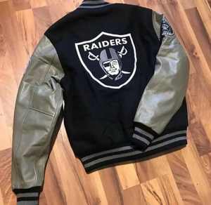 Vente en gros de logo personnalisé Vestes d'université de baseball de qualité supérieure pour hommes Vente en gros de produits les plus vendus - Product Image 3