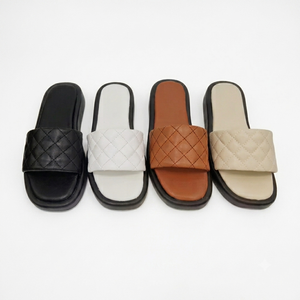 Sandalias de PU Acolchadas de Alta Calidad, Punta Abierta, Moda de Verano, Antideslizantes, Planas, en Negro, Blanco y Marrón - Product Image 2