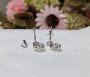 Bague pendante en or blanc 14 carats massif, sertie d'un halo de diamants de laboratoire taille brillant de 2 carats, certifiée IGI, luxe, pour anniversaire - Product Image 2