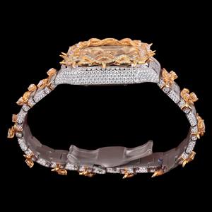 Reloj de Cuarzo Personalizado de Moda con Caja de Aleación, Diamantes de Moissanita VVS, Totalmente Cubierto de Piedras, Diseño de Hoja en Dos Tonos, Reloj Premium - Product Image 4