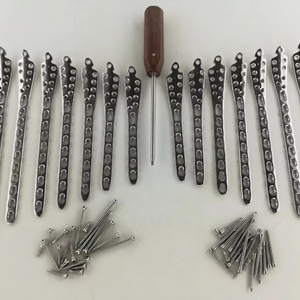 Plaques Tibiales Distales Orthopédiques de Qualité Supérieure à Verrouillage, 412 Trous, Gauche/Droite pour Vis, 102 Pièces, Acier Inoxydable SS316L, pour Fractures Osseuses - Product Image 1