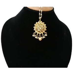 Ethnic Style Zinc Alloy <b>Headpiece</b> Maang <b>tikka</b> with Pearl and Crystal Details for Party Wedding Bridal Occasions - Product Image 2