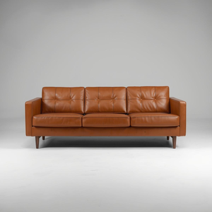Sofá de Cuero Cognac de Mediados de Siglo, 3 Plazas, con Patas de Madera Maciza, Sofá de Cuero Moderno para Sala de Estar, Muebles para el Hogar y el Vestíbulo de Hoteles - Product Image 1