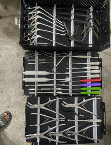 Juego de Instrumentos para Cirugía de Columna Lumbar con Caja para Procedimientos Ortopédicos, Kit Quirúrgico de Acero Inoxidable de Alta Precisión - Product Image 1