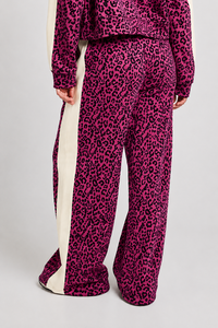 Wholesale <b>Women</b>’s Pink Leopard Print Soft Wide Leg <b>Jogger</b> Pants With Contrastline Side Strip Winter Season For <b>Women's</b> Wear - Product Image 2