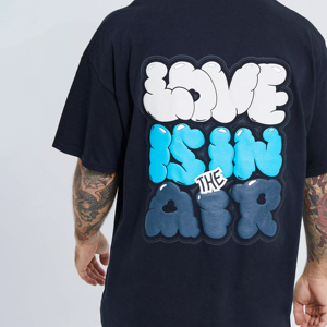 Camiseta Oversize para Hombre con Estampado 'Love Is In The Air' en la Espalda, Estilo Urbano, Manga Corta, Cuello Redondo, Algodón Jersey - Product Image 4