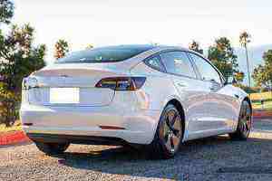 VENTES RAPIDES DE VOITURES D'OCCASION MODEL 3 SEDAN 2024 - Product Image 2