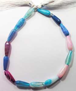 ลูกปัดหินแคลเซโดนีหลากสีธรรมชาติทรงหยดน้ำเจียระไน สำหรับทำเครื่องประดับ ขายส่ง - Product Image 1