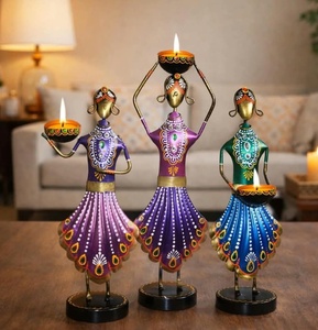Escultura de Hierro de Bailarina Colorida, Portavelas, Estilo Indio, Decoración del Hogar, Arte Hecho a Mano, Actividades Religiosas, Boda - Product Image 1