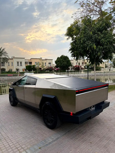 Cybertruck Serie Foundation, SUV con Tracción en las Cuatro Ruedas, Batería de Litio, Asientos de Cuero y Techo Panorámico - Product Image 5