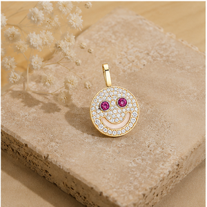 Collier Minimaliste en Or Massif 10K Personnalisé avec Pendentif Sourire et Diamant Moissanite, Bijou Tendance pour Femme, Vente en Gros - Product Image 1