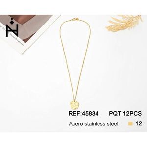 Collana con ciondolo a V in acciaio inossidabile placcato oro, gioiello minimalista da donna per tutti i giorni, idea regalo. - Product Image 1