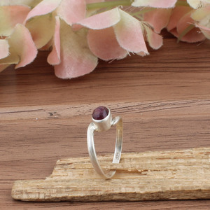 Bague solitaire classique délicate en argent sterling 925 sertie de tourmaline rose taille brillant, faite à la main, certifiée pour mariage et fête - Product Image 2