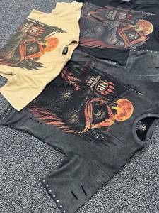 เสื้อยืดโอเวอร์ไซส์ยูนิเซ็กซ์ผ้าฝ้ายแท้ 100% 300 GSM แบบเฟรนช์เทอร์รี่ พิมพ์ลาย DTG ตกแต่งแบบดิสเทรส พร้อมดีเทลหมุดโลหะ - Product Image 4