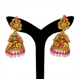 Pendientes Jhumka Antiguos de Oro Sólido de 22k con Motivo de Lakshmi Hechos a Mano, Joyería de Boda con Esmeraldas Verdes y Perlas Naturales - Product Image 1