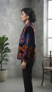 Chaqueta de Invierno para Mujer, Modelo Twin Feet, con Bordado Floral Negro, Cuello Mandarín, Terciopelo Suzani, Manga Larga, Resistente al Viento - Product Image 3