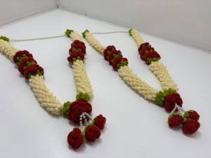 Guirlande florale traditionnelle au crochet faite à la main avec des roses rouges pour mariage, temple, maison, mandir, événements festifs, décoration suspendue - Product Image 5