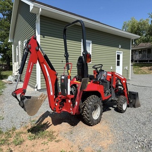 Tracteur Massey Ferguson GC1723EB performant avec moteur diesel de 22,4 CV, capacité 4x4 et conception pratique pour les petites exploitations agricoles - Product Image 2