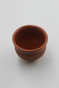 Mug en terre cuite marron artisanal, design rustique en relief, compatible micro-ondes et lave-vaisselle, vaisselle réutilisable pour la maison et l'hôtel - Product Image 4