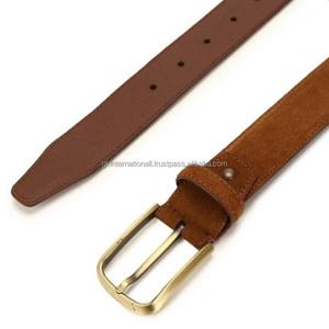 Cinturones informales de cuero genuino para hombre con hebilla de latón con acabado dorado mate de una sola punta Cinturón con logotipo personalizado - Product Image 4