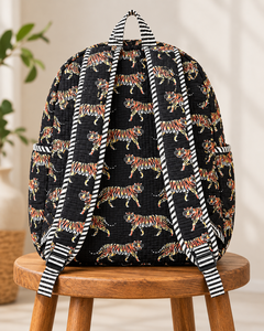 Elegante Mochila Negra Acolchada de Algodón con Estampado de Tigre Colorido, Bolso de Viaje Bohemio Hecho a Mano, Bolso Acolchado de Algodón Negro Hecho a Mano - Product Image 2