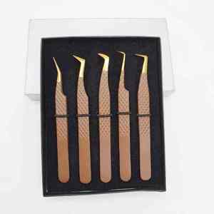 Juego de Pinzas de Precisión para Pestañas DANTRIC IMPLANTS, Acero Inoxidable Chapado en Oro, 5 Piezas en Caja, Punta Suave, Agarre Perfecto, Extensión de 10 mm - Product Image 1