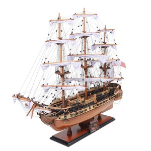 Maqueta de Barco Náutico USS Constitution Pintada a Mano en Cedro para Decoración del Hogar o Regalo - Product Image 1
