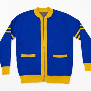 Cardigan tricoté bleu pour femme, style sororité grecque, col en V contrastant jaune, manches longues, décontracté, boutonné sur le devant - Product Image 1