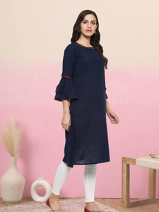 Kurta en coton bleu uni pour femme, coupe trapèze, avec manches cloche et col rond, conçu pour un usage quotidien décontracté et ethnique. - Product Image 3