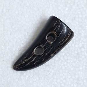 Puntas de Cuerno Negro 100% Naturales, Hechas a Mano, Pulimentadas, Ecológicas y Personalizadas para Prendas y Otros Usos, de la India - Product Image 1