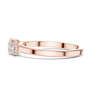 Anillo de Diamantes de Oro Rosa de 18k con Tres Piedras, Diamante Central Redondo y Piedras Laterales, Anillo de Compromiso Clásico para Mujer - Product Image 2