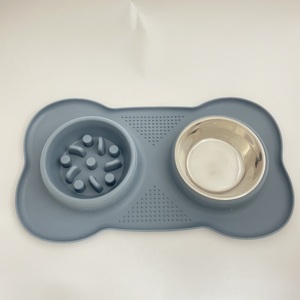 แผ่นรองให้อาหารสัตว์เลี้ยงรูปกระดูกพร้อมชามสแตนเลสและชามอาหารแบบชะลอการกิน – ซิลิโคนเกรดอาหาร ใช้กับเครื่องล้างจานได้ - Product Image 5