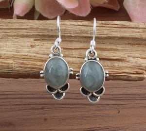 Boucles d'oreilles pendantes de luxe en labradorite naturelle, argent massif 925, bijoux faits à la main, éclat bleu unique, mariage, anniversaire, fête - Product Image 1