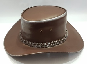 Chapeau de cowboy en cuir marron de qualité supérieure avec bordure métallique et bande tressée, idéal pour l'équitation, le ranch et les activités de plein air - Product Image 6