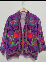Chaqueta corta Suzani de la mejor calidad, bordada a mano, acolchada, estilo Kantha, abrigo vintage, regalo para ella.