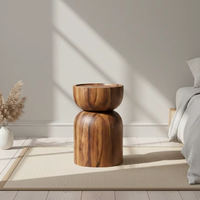 Tabouret en teck fait main Dam, design minimaliste contemporain avec finition naturelle écologique pour la décoration intérieure, les complexes hôteliers et les cafés