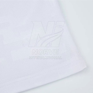 Uniforme de fútbol de última tendencia diseñado para equipos que buscan comodidad y una apariencia coordinada. - Product Image 3