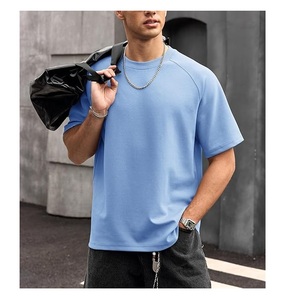 Nouveau design T-shirt décontracté pour homme à manches courtes 100% coton Col rond et épaules tombantes Couleur unie Coupe ample Fabriqué au Bangladesh - Product Image 4