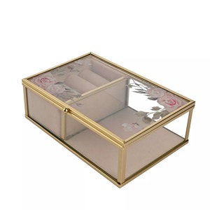 กล่องเก็บเครื่องประดับแก้วหรูหราพร้อมกรอบสีทอง กล่องโชว์เครื่องประดับกรอบโลหะแก้ว กล่องจัดระเบียบสุดหรู - Product Image 6