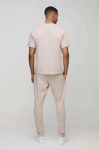 Ensemble de survêtement pour homme, t-shirt beige à manches courtes et pantalon de jogging assorti, vêtements en gros OEM ODM - Product Image 4
