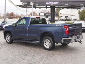 รถกระบะสีน้ำเงินสวยงาม ปี 2022 รุ่น Silverado 1500 Work Truck Crew Cab LB 4WD มือสอง พวงมาลัยซ้าย เกียร์อัตโนมัติ เบาะผ้า แพ็คเกจสุดคุ้ม - Product Image 5