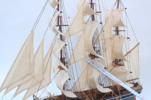 Maqueta de Barco de Plataforma Tall Ship Cutty Sark Hecha a Mano - Réplica a Escala del Barco Británico Tea Clipper con Acabado Natural para Decoración de Hogar u Oficina - Product Image 5