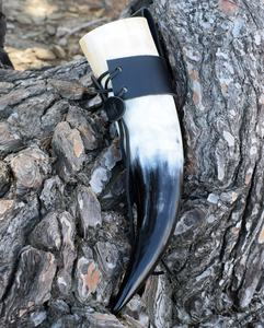 Corne à boire viking moderne artisanale |   Étui en cuir véritable fait main en corne de buffle | Durable pour la bière, le vin et la décoration intérieure - Product Image 2