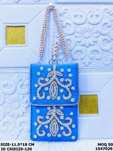 Mini cartera de mano bordada a mano con asa de perlas – Bolsa de fiesta de diseño étnico para mujer en colores surtidos - Product Image 3